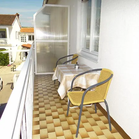 With A Parking Space Malinska, Krk - 19270 Apartman Malinska